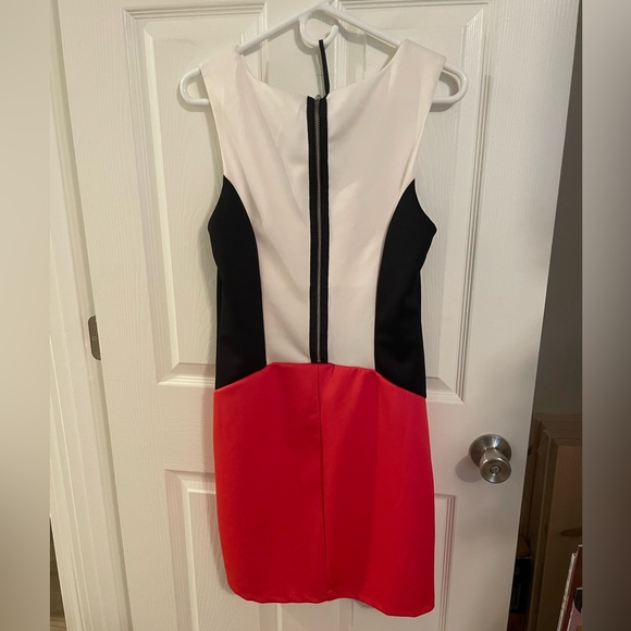 Mrs. Incredible Halloween Costume - Picture 4 of 5